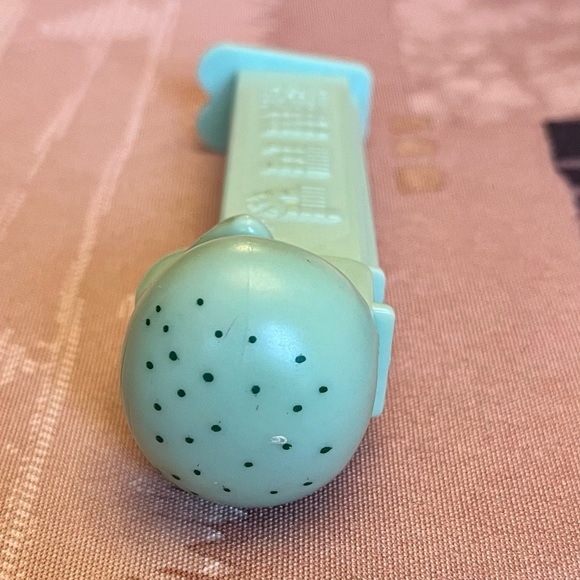 2004 PEZ Candy Dispenser Squidward Of Bikini Bottom Viacom (Hungary) - Picture 6 of 7